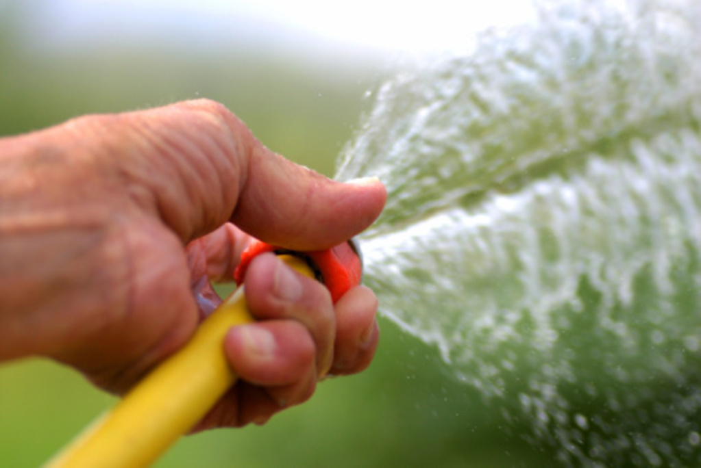 pompe arrosage a main