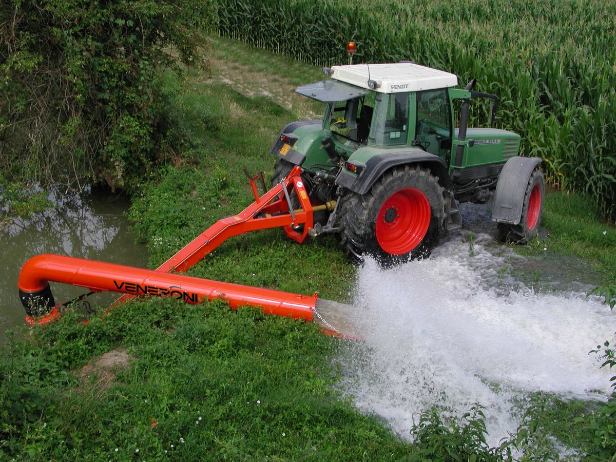 pompe arrosage tracteur